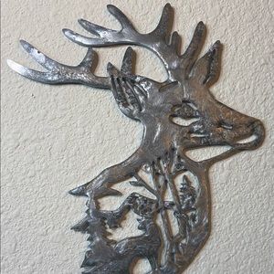 This is a statement wall piece. It is made out of resin and can be put anywhere.